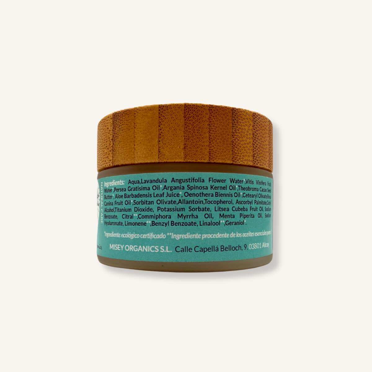 Detalle de la etiqueta y envase de vidrio de la crema de día natural de Misey.