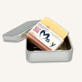 Caja de aluminio cerrada Misey para transportar cosmética sólida de forma segura.
