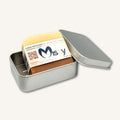 Jabón artesano de Arcilla Roja y Blanca Misey con etiqueta original en caja de aluminio para viaje.