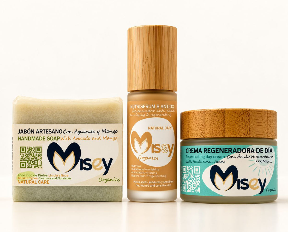 Rutina facial MISEY de 3 pasos con jabón artesanal, sérum nutritivo y crema regeneradora de día en composición minimalista.